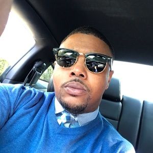 Meet your Posher, Dominique